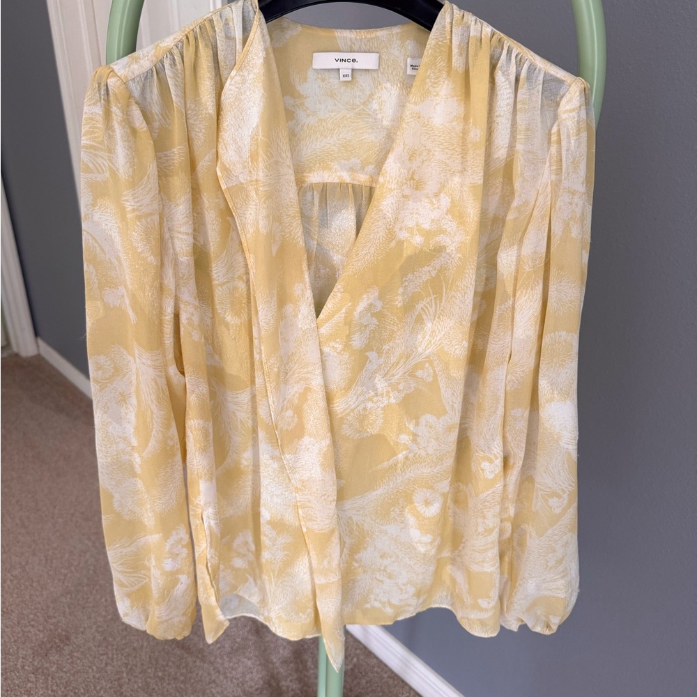 Brand new Vince Women's Yellow Floral Top